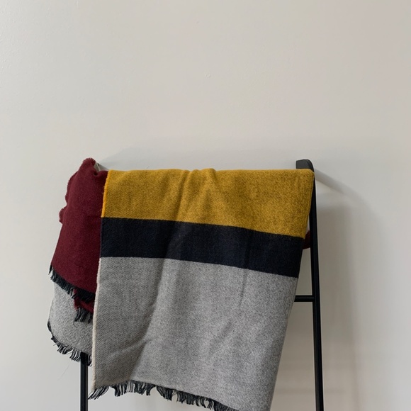 Large Striped Zara Scarf - Picture 2 of 2